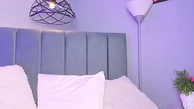ninna_curly webcam