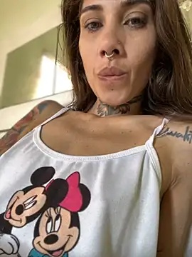unanena (Ask my age) - Tirar roupa
