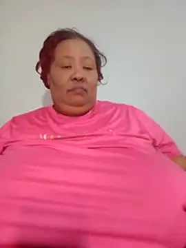 nancy111 (F milf) - Make me squit and cum on my toy