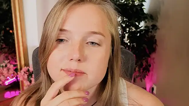 mary_ton webcam