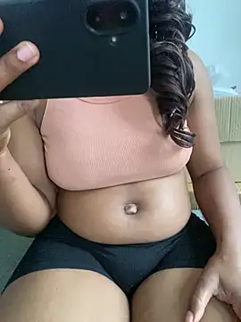 PrettyNina77 webcam