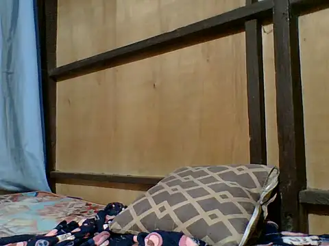 Madona1993 webcam