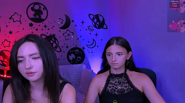caroline_honeyy webcam