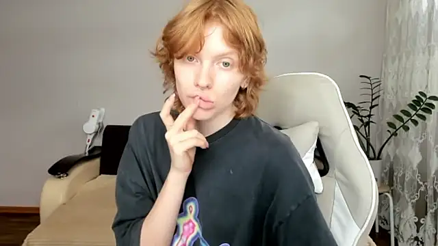 StellaDavis webcam