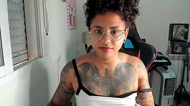 Ama_music webcam