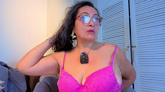 AlessandraLeroy webcam