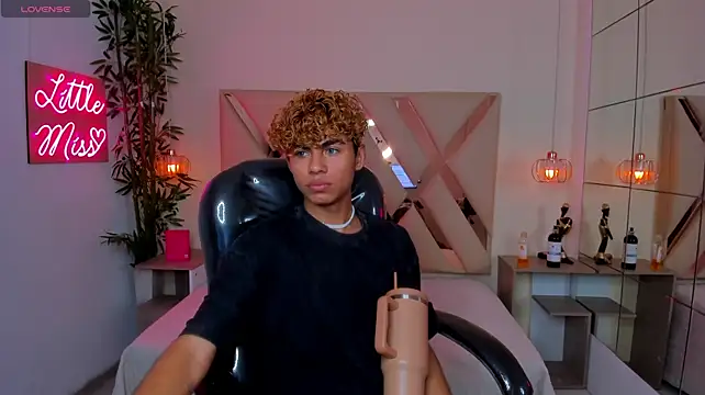 Anyelo_Twink webcam