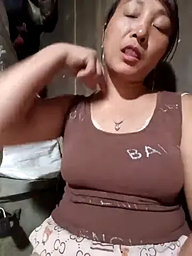 Angelina-Luxxy webcam