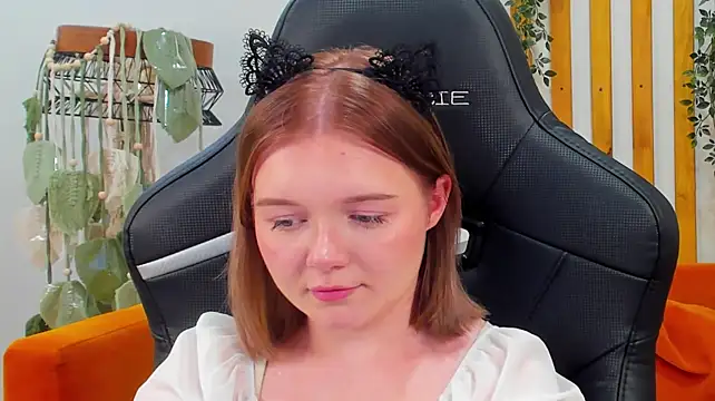 ElinaVale webcam