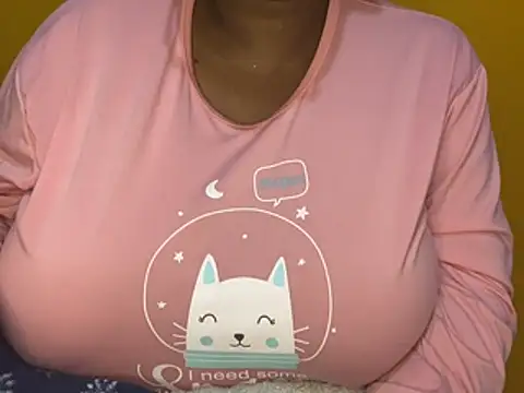 BoobsQueeen webcam