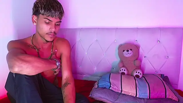 Angel_foxc13 live sex cam
