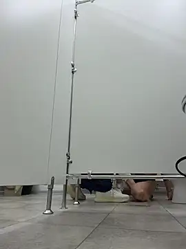 FlashTitsRoyal webcam