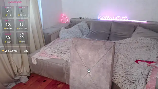 mrs_kitty69 (F young) - SHOW BOOBS