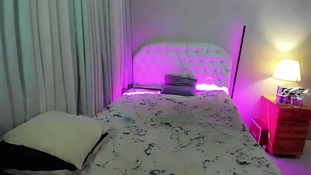 Lush_Aura22 live sex cam