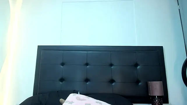 BustyGlow webcam
