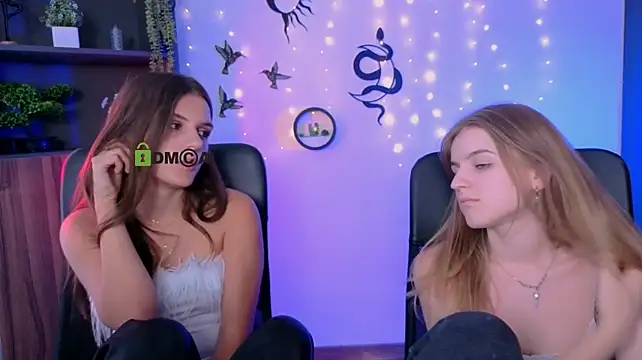 lisa_dark_ webcam
