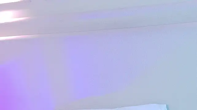 NaomiKlarc webcam