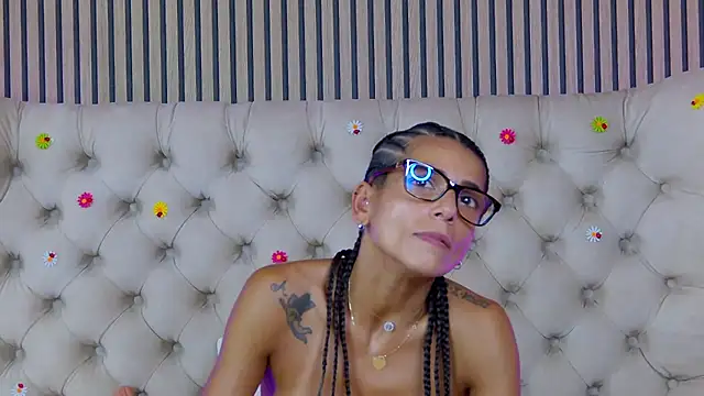 PlayfulShow webcam