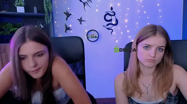 lisa_dark_ webcam