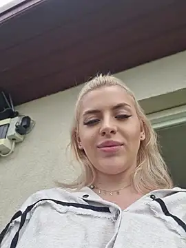 IveySin webcam
