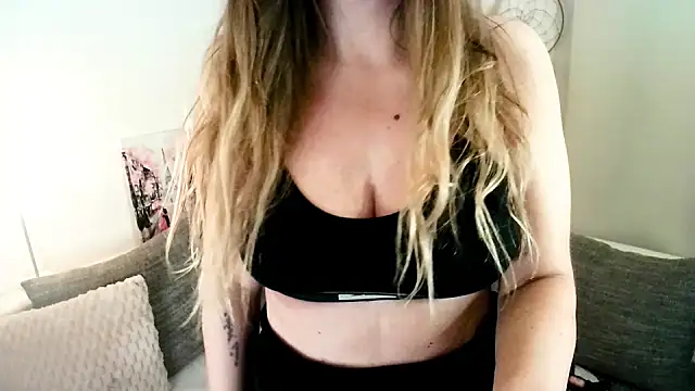 MissPuschel live cam on StripChat