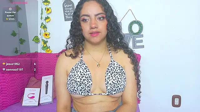 emiily_curly webcam