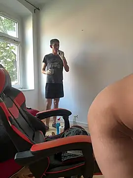 LittleAleKsandra webcam