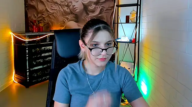 LeslieBloom webcam