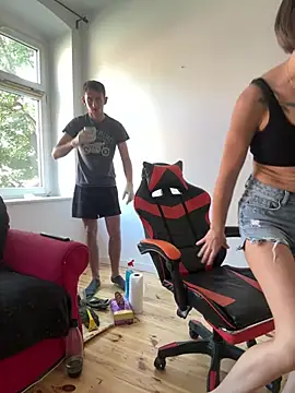 LittleAleKsandra webcam