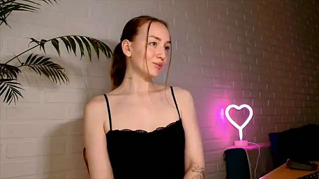 WhitePrincessLuna webcam