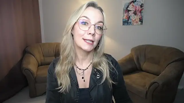 Ava_Elior webcam