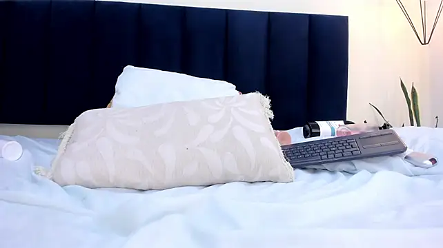 mayaevansmg webcam