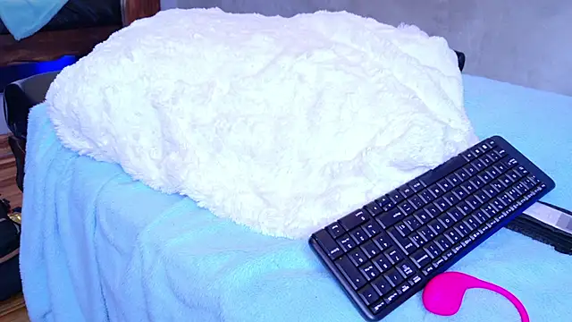 abril_collinz webcam