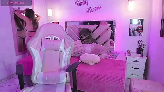Karly_moon webcam
