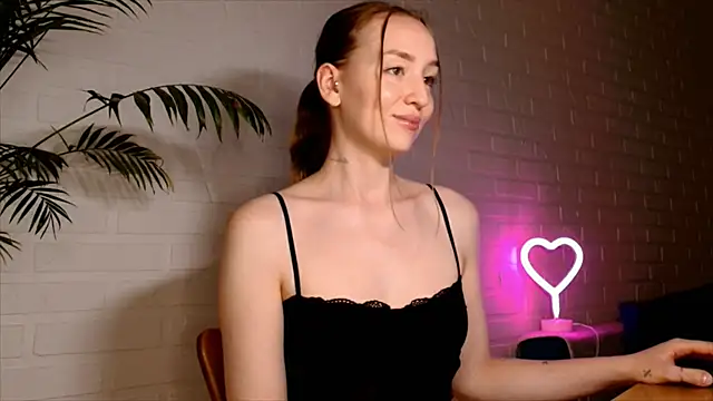 WhitePrincessLuna webcam