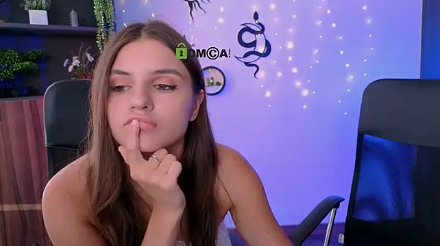 lisa_dark_ webcam