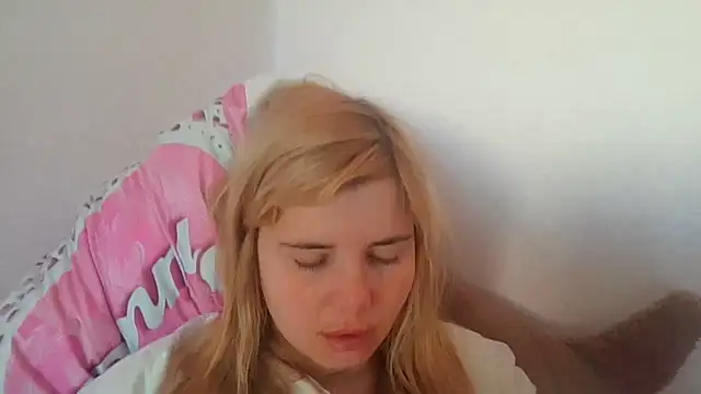 HornyElena webcam