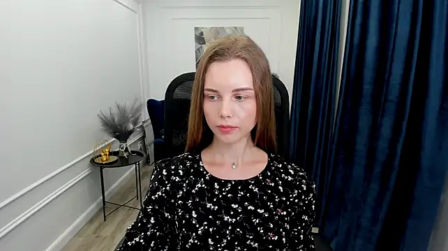 MileyWings live cam on StripChat