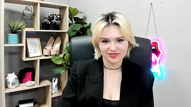 SweetLilyxo webcam