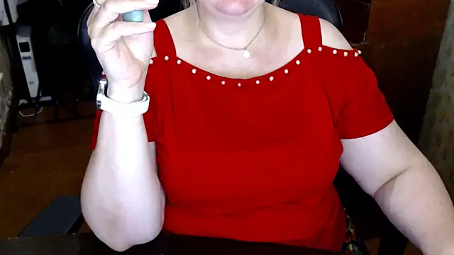 AlisaHot55 smoking cam girl