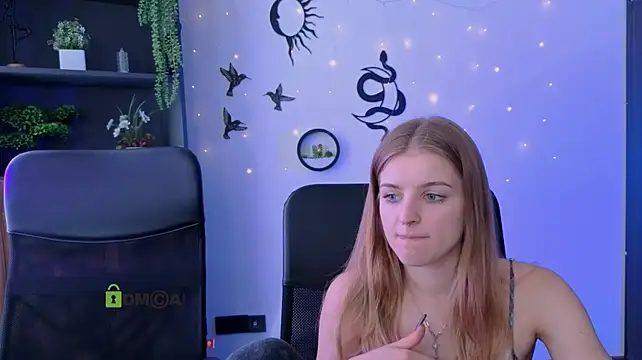 lisa_dark_ webcam
