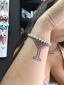 MissNyraSecret webcam