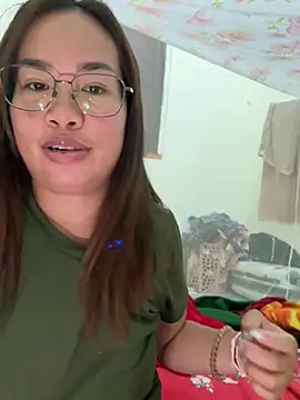 Ponthip live sex cam