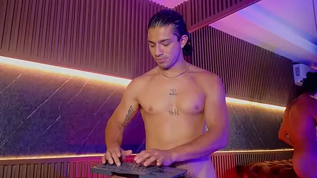 ArturoCardona_ live cam on StripChat