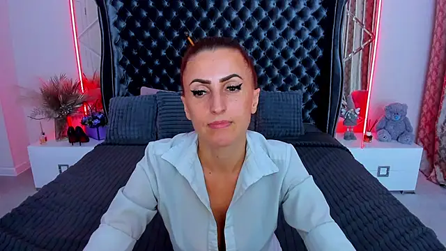 Rebecca_Diamond live cam on StripChat