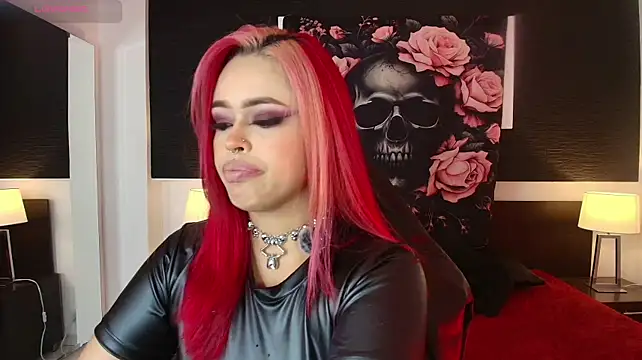 EvaaFoxxy1 live cam on StripChat