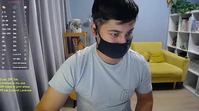 Tomguys live cam on StripChat