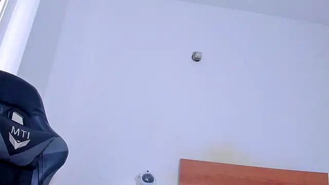 SophieLennox webcam