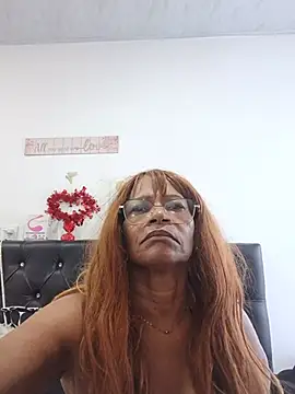 BustyMilf_ webcam