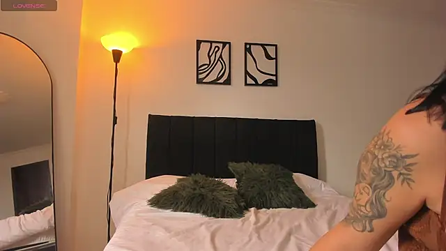 mai_evans webcam